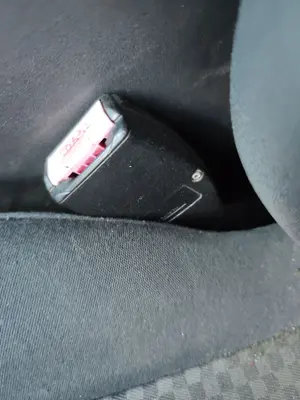 Foto de PRETENSOR AIRBAG IZQUIERDO RENAULT MEGANE II BERLINA 5P 1.5 dCi Diesel (101 CV / 74 KW)