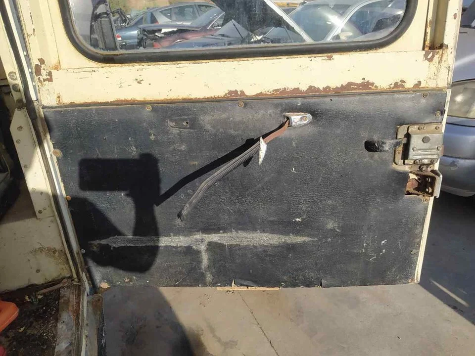Foto de GUARNECIDO PORTON TRASERO LAND ROVER ROVER SANTANA ROVER (14,42 CVF)