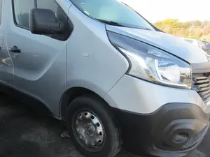 Foto de PARAGOLPES DELANTERO RENAULT TRAFIC III FURGÓN 1.6 dCi Diesel Energy (120 CV / 88 KW)