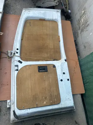 Foto de PUERTA TRASERA DERECHA PEUGEOT EXPERT COMBI foto 2