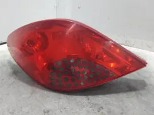 Foto de PILOTO TRASERO IZQUIERDO PEUGEOT 207 1.4 HDi (68 CV / 50 KW) referencia 9649986680