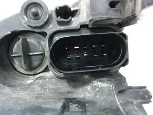 Foto de FARO IZQUIERDO FORD FOCUS II (1.6 (90 CV / 66 KW) diesel) referencia 8M5113W030 foto 2
