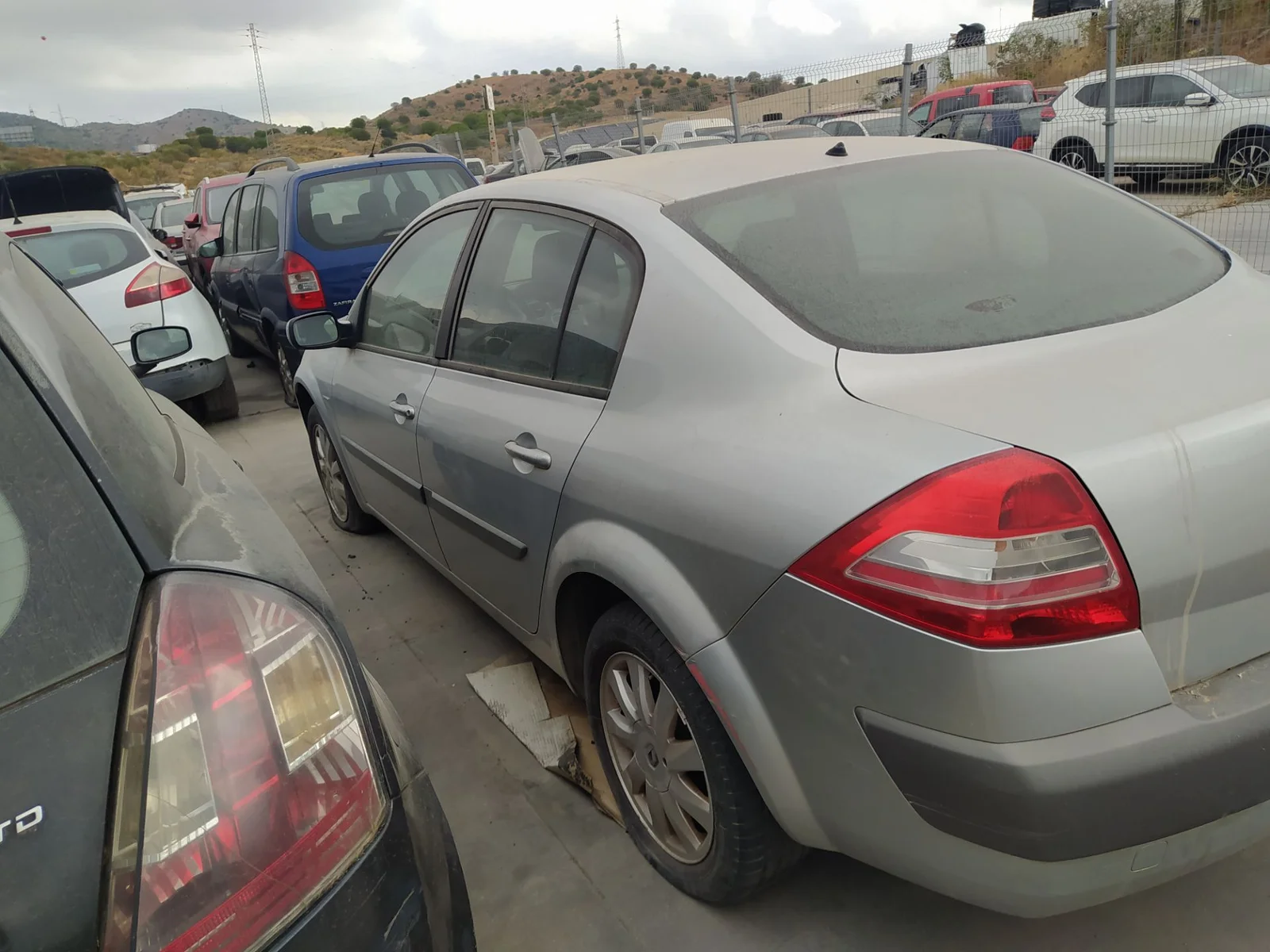 Foto de MANETA EXTERIOR TRASERA IZQUIERDA RENAULT MEGANE II CLASSIC BERLINA 1.6 16V (112 CV / 82 KW) referencia 7701475145