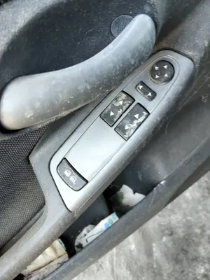Foto de MANDO ELEVALUNAS DELANTERO IZQUIERDO FIAT STILO (192) 1.9 JTD CAT (116 CV / 85 KW)