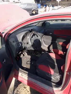 Foto de GOMAS CONTORNO PUERTA CITROEN C2 1.4  (73 CV / 54 KW)