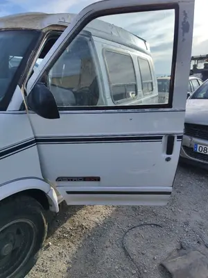 Foto de PUERTA DELANTERA IZQUIERDA CHEVROLET ASTRO VAN 4.3 V6 CAT (189 CV / 139 KW)