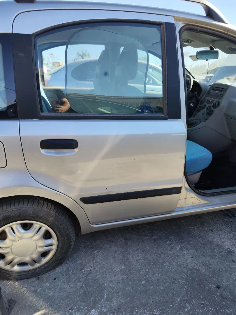 Foto de PUERTA TRASERA DERECHA FIAT II PANDA (169) 1.2 CAT (60 CV / 44 KW) referencia 0046826582