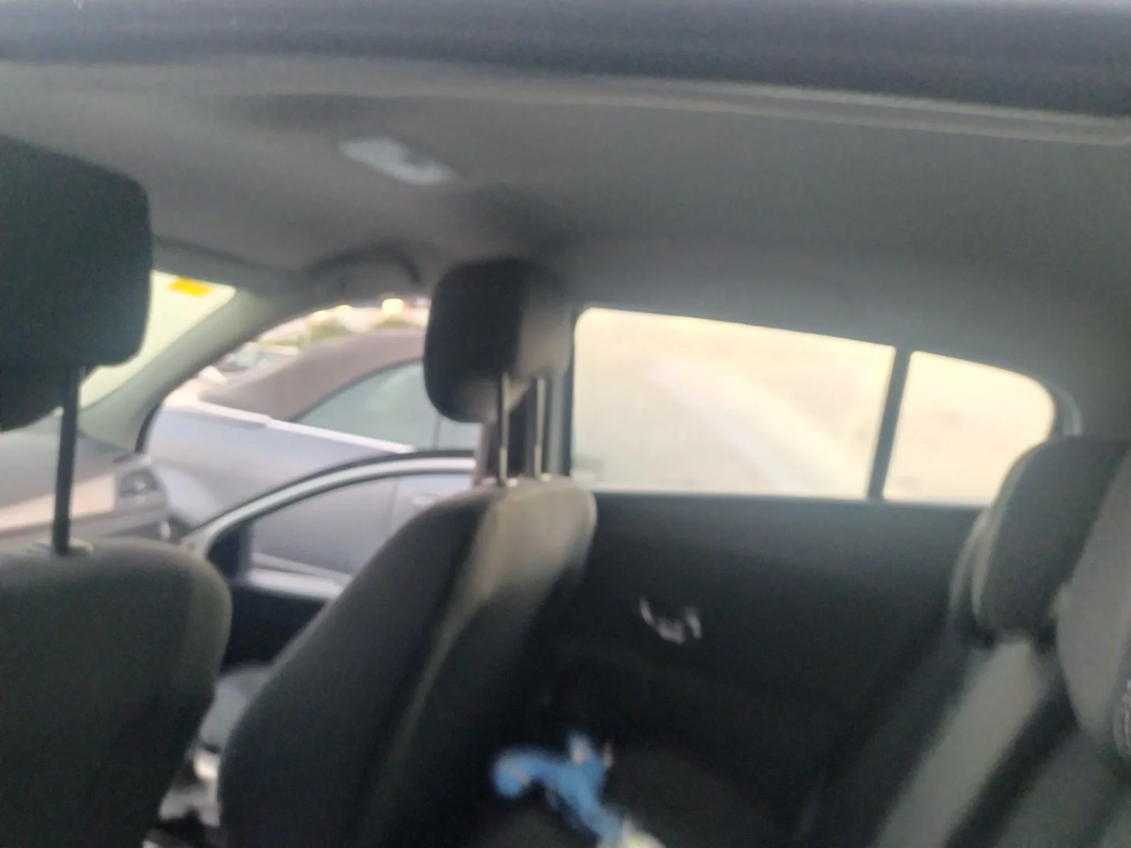 Foto de ASIDERO TECHO TRASERO DERECHO RENAULT MEGANE III BERLINA 5P 1.6 16V CAT (101 CV / 74 KW) referencia 739400011R