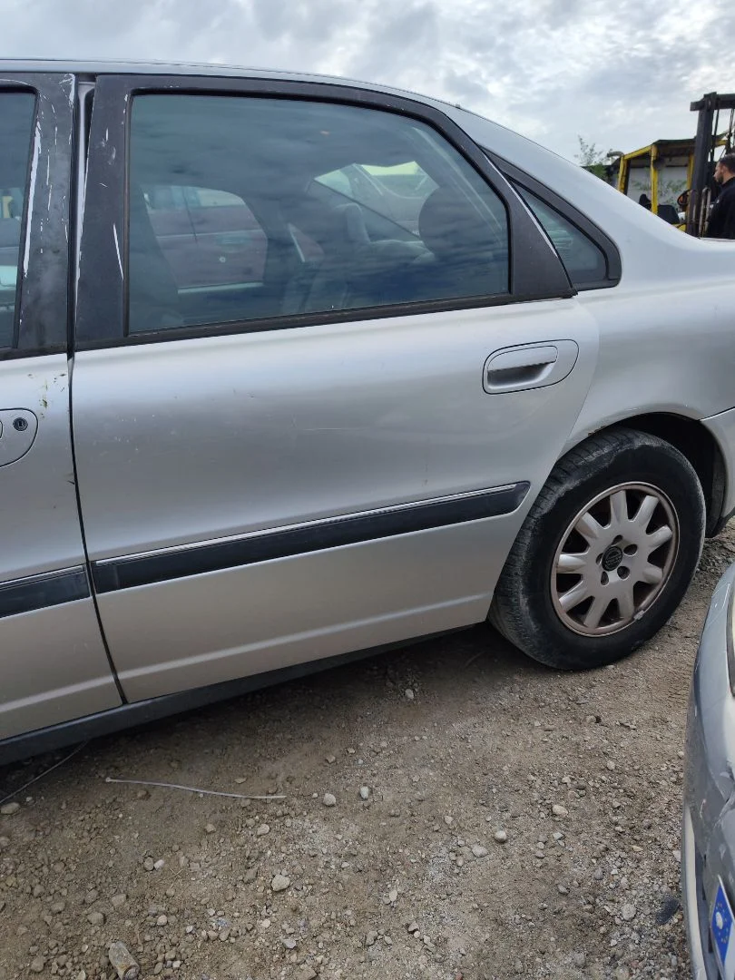 Foto de PUERTA TRASERA IZQUIERDA VOLVO S80 BERLINA 2.4 CAT (140 CV / 103 KW) referencia 30649111