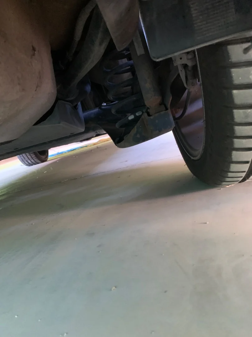 Foto de BRAZO SUSPENSION TRASERO DERECHO VOLKSWAGEN GOLF IV BERLINA (1J1)(10.1997) 1.9 TDI (101 CV / 74 KW)
