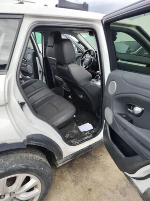 Foto de GOMAS CONTORNO PUERTA LAND ROVER RANGE ROVER EVOQUE 2.0 Td4 CAT (150 CV / 110 KW) referencia LR055825