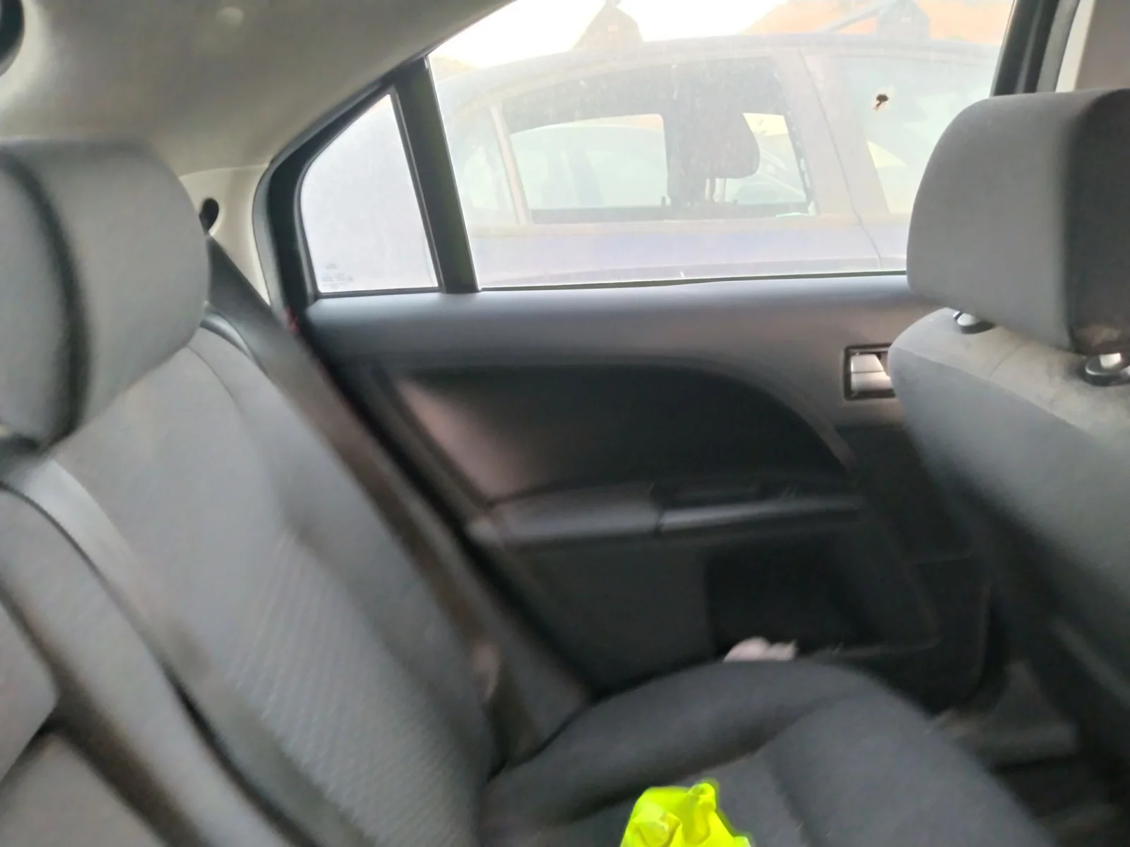 Foto de MANETA INTERIOR TRASERA IZQUIERDA FORD MONDEO BERLINA (GE) 2.0 TDCi TD CAT (116 CV / 85 KW) referencia 1352107
