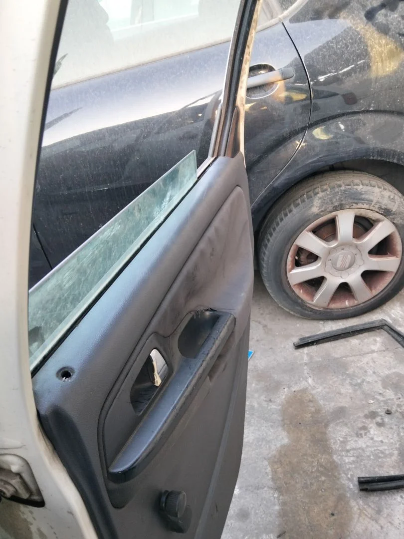 Foto de LUNA TRASERA DERECHA SEAT IBIZA (6K1) 1.9 TDI (90 CV / 66 KW) referencia 6K4845206A