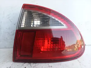 Foto de PILOTO TRASERO DERECHO SEAT LEON (1M1) 1.9 TDI (110 CV / 81 KW) referencia 1M6945112