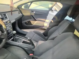 Foto de ENGANCHE CINTURON DELANTERO IZQUIERDO PEUGEOT 508 SW 1.6 HDi FAP (112 CV / 82 KW)
