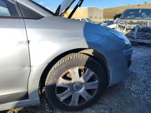 Foto de ALETA DELANTERA DERECHA CITROEN C4 BERLINA 1.6 16V HDi FAP (109 CV / 80 KW)