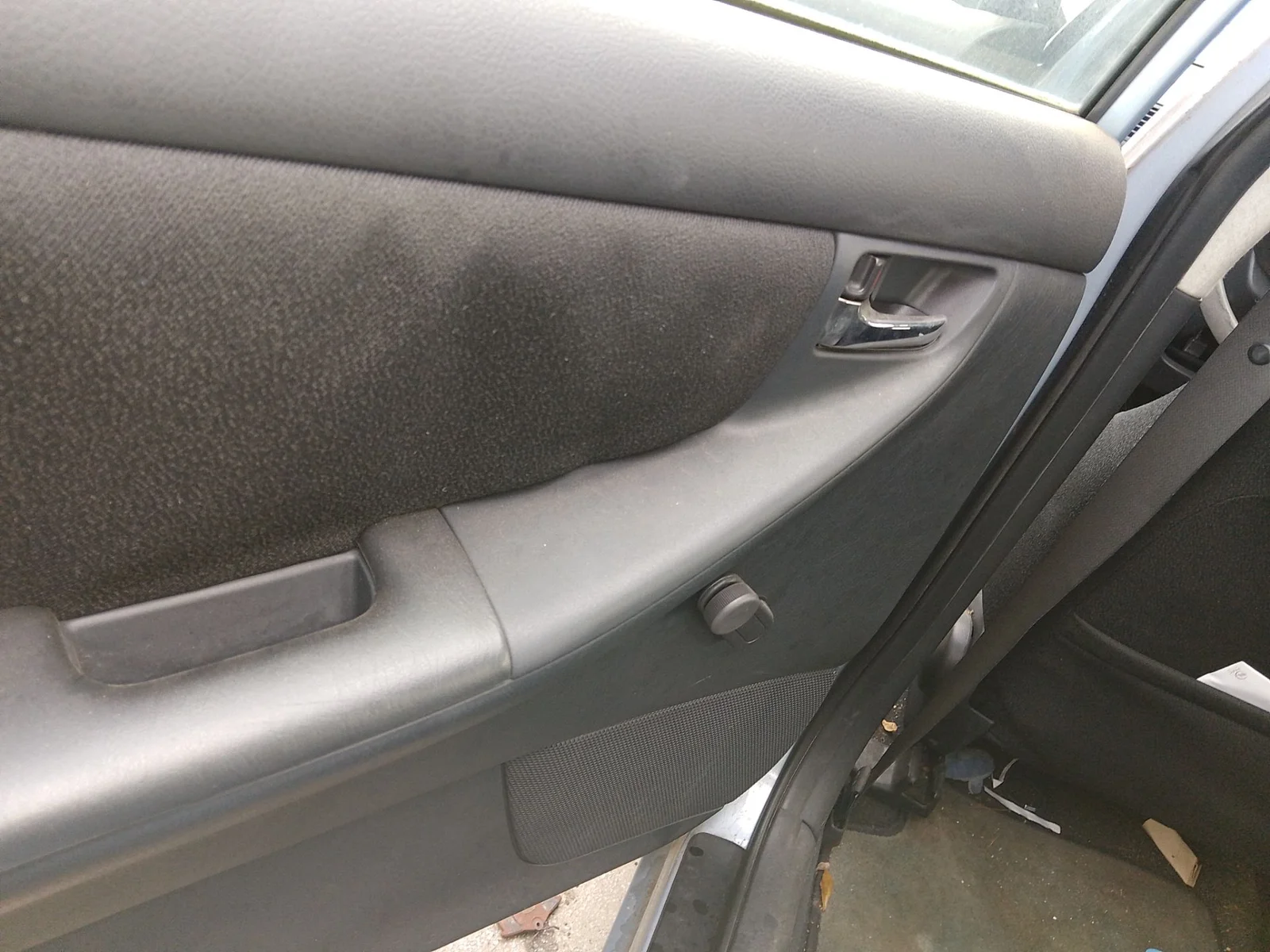 Foto de MANETA INTERIOR TRASERA IZQUIERDA TOYOTA COROLLA (E12) 1.4 16V CAT (97 CV / 71 KW) referencia 6920605040B0