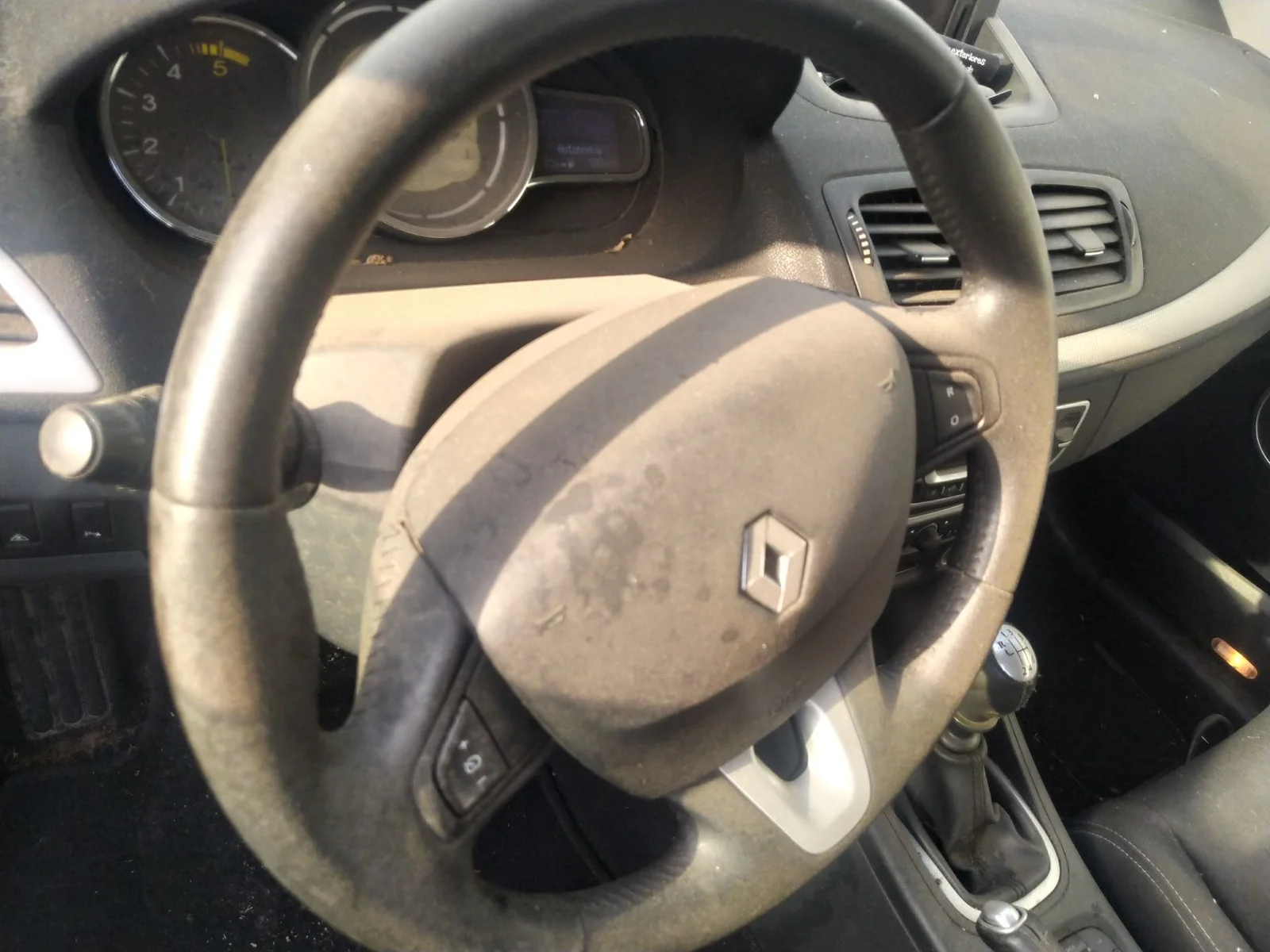 Foto de AIRBAG DELANTERO IZQUIERDO RENAULT MEGANE III SPORT TOURER 1.9 dCi Diesel (131 CV / 96 KW)