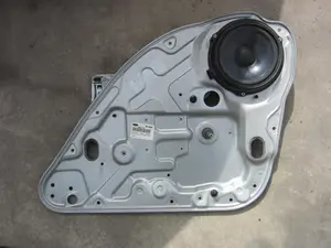 Foto de ELEVALUNAS TRASERO DERECHO FORD FOCUS BERLINA (CB4) 1.6 16V CAT (101 CV / 74 KW) referencia 984851207
