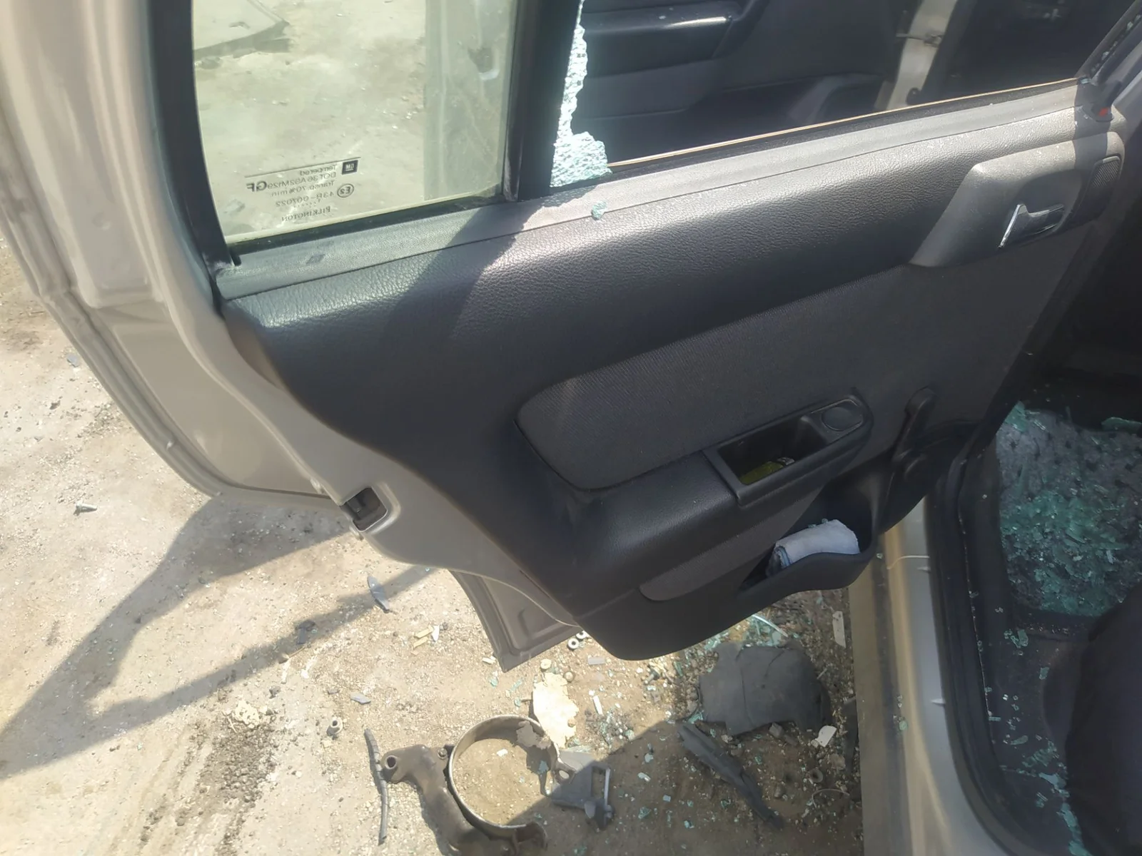Foto de MANETA INTERIOR TRASERA IZQUIERDA OPEL ASTRA G BERLINA 1.6 CAT (Z 16 SE / L55) (84 CV / 62 KW) referencia 9101475