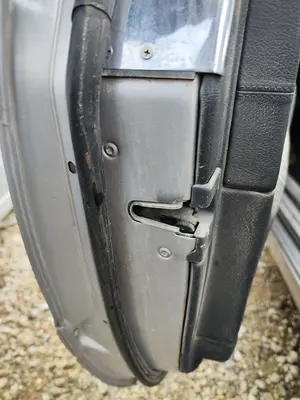 Foto de CERRADURA PUERTA DELANTERA IZQUIERDA MERCEDES-BENZ CLK (BM 208) CABRIO 3.2 V6 18V CAT (218 CV / 160 KW) referencia A2087200135