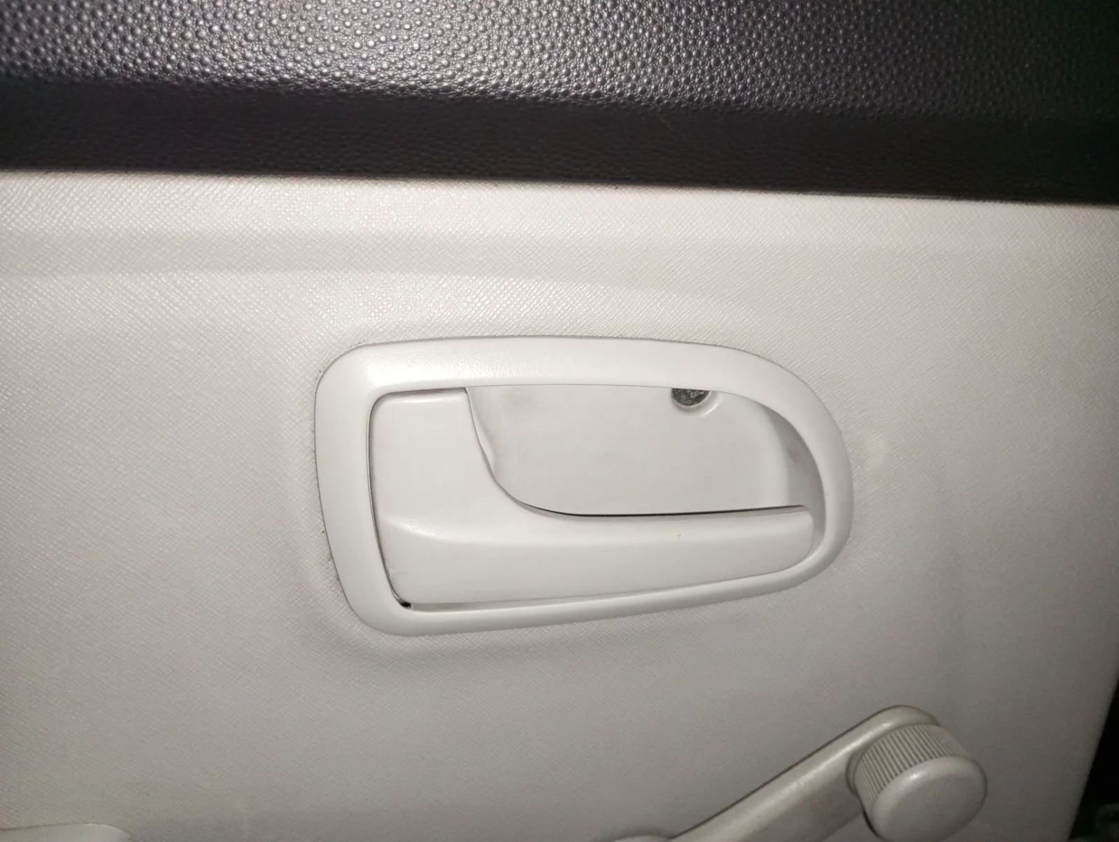 Foto de MANETA INTERIOR TRASERA IZQUIERDA KIA PICANTO (SA) 1.1 CAT (65 CV / 48 KW) referencia 8261007000NL