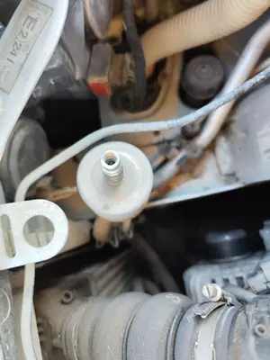 Foto de CONDENSADOR / RADIADOR  AIRE ACONDICIONADO CITROEN C4 BERLINA 1.6 16V HDi FAP (109 CV / 80 KW)