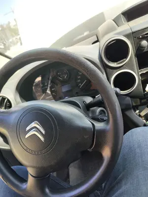 Foto de VOLANTE CITROEN BERLINGO FURGÓN 1.6 16V HDi FAP (75 CV / 55 KW) referencia 4109LE