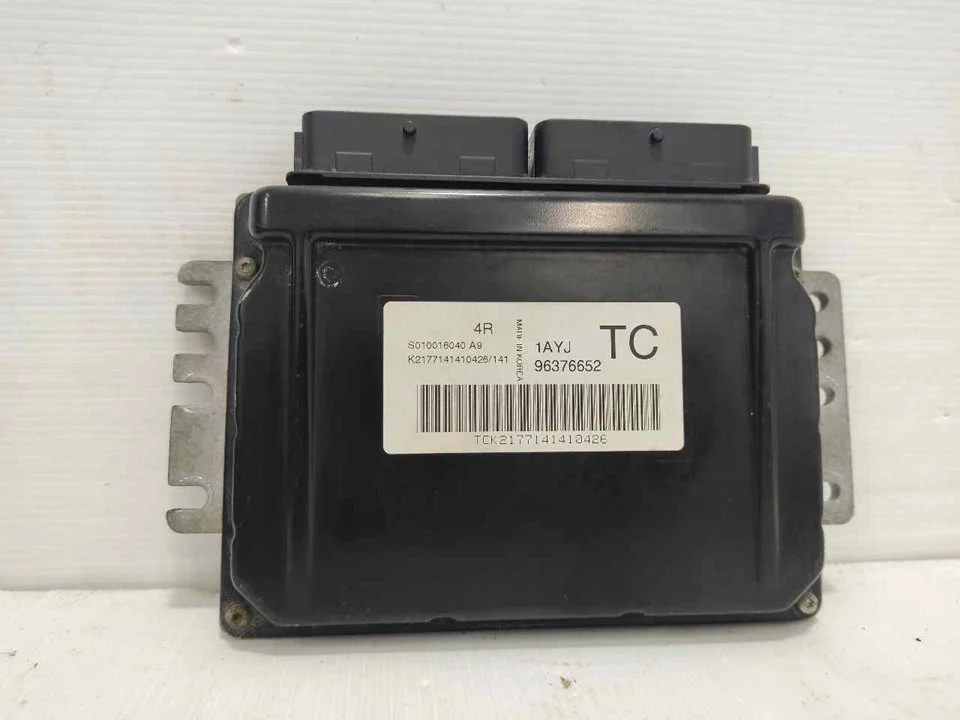 Foto de CENTRALITA MOTOR UCE DAEWOO KALOS 1.2 CAT (72 CV / 53 KW) referencia 96376652