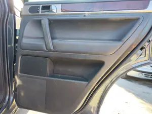 Foto de GUARNECIDO PUERTA TRASERA DERECHA VOLKSWAGEN TOUAREG (7L6) 4.2 V8 32V FSI (350 CV / 257 KW) referencia 7L6867212BQFKZ