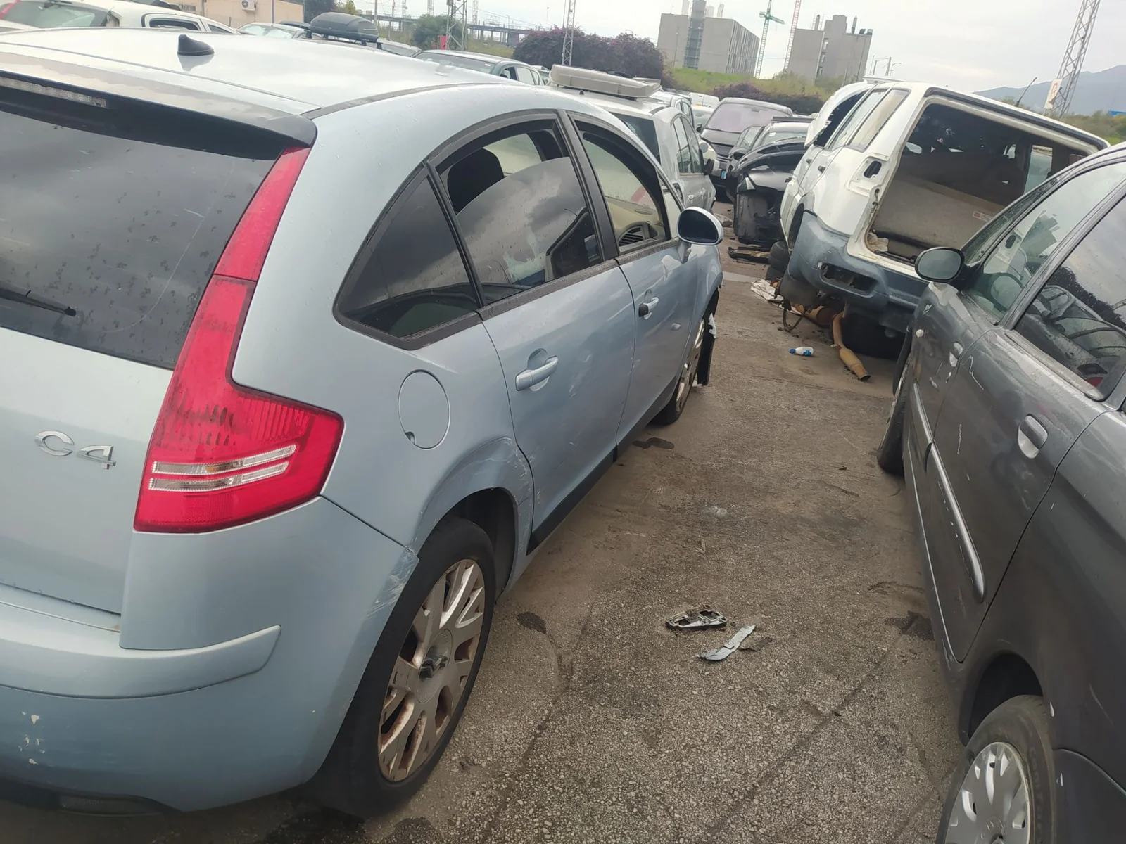 Foto de LUNA TRASERA DERECHA CITROEN C4 BERLINA 1.6 16V CAT (NFU / TU5JP4) (109 CV / 80 KW) referencia 9204G8