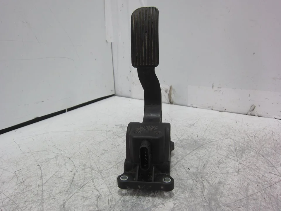 Foto de POTENCIOMETRO PEDAL VOLKSWAGEN CRAFTER FURGÓN (2E) 2.5 TDI DPF (136 CV / 100 KW) referencia A9063000404