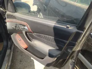 Foto de GUARNECIDO PUERTA DELANTERA DERECHA MERCEDES-BENZ CLASE S (BM 220) BERLINA 5.0 V8 24V CAT (306 CV / 225 KW) referencia A2207201270 FKZ