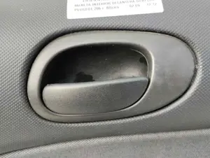Foto de MANETA INTERIOR DELANTERA DERECHA PEUGEOT 206 + 1.1  (60 CV / 44 KW)
