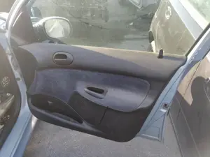 Foto de CERRADURA PUERTA DELANTERA DERECHA PEUGEOT 206 1.6  (88 CV / 65 KW) referencia 9136J1