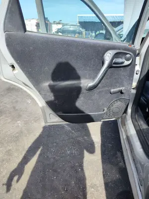 Foto de GUARNECIDO PUERTA TRASERA IZQUIERDA OPEL VECTRA B BERLINA 2.0 DTI (101 CV / 74 KW) referencia 90432185
