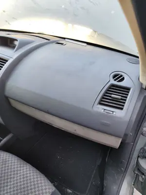 Foto de AIRBAG DELANTERO DERECHO RENAULT MEGANE II BERLINA 5P 1.5 dCi Diesel (101 CV / 74 KW) referencia 8200292043