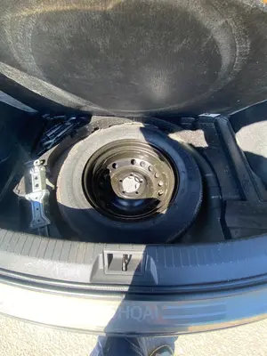 Foto de RUEDA DE REPUESTO NISSAN QASHQAI (J10) 2.0 16V CAT (141 CV / 104 KW)