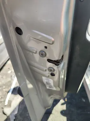 Foto de CERRADURA PUERTA DELANTERA IZQUIERDA PEUGEOT 207 1.4  (73 CV / 54 KW) referencia 9135V9