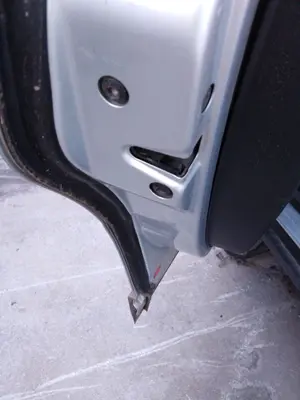 Foto de CERRADURA PUERTA TRASERA IZQUIERDA VOLKSWAGEN PASSAT BERLINA (3B3) 1.9 TDI (131 CV / 96 KW) referencia 3B4839016AL