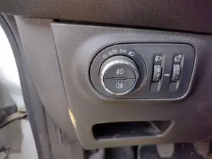 Foto de MANDO LUCES OPEL CORSA E 1.4  (90 CV / 66 KW) referencia 13470446