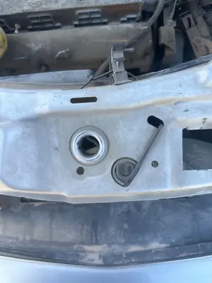 Foto de CERRADURA CAPO OPEL MERIVA 1.6 16V (101 CV / 74 KW) referencia 39082860