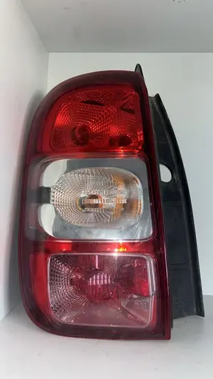 Foto de PILOTO TRASERO IZQUIERDO DACIA DUSTER I 1.6 SCe CAT (114 CV / 84 KW) referencia 265506837R