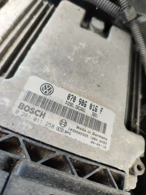 Foto de CENTRALITA MOTOR UCE VOLKSWAGEN TOUAREG (7LA) 2.5 TDI (174 CV / 128 KW) referencia 070997016E