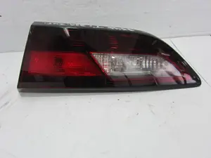 Foto de PILOTO TRASERO DERECHO INTERIOR OPEL ASTRA K BERLINA 5P 1.4 16V SIDI Turbo (125 CV / 92 KW) referencia 39032989BBC
