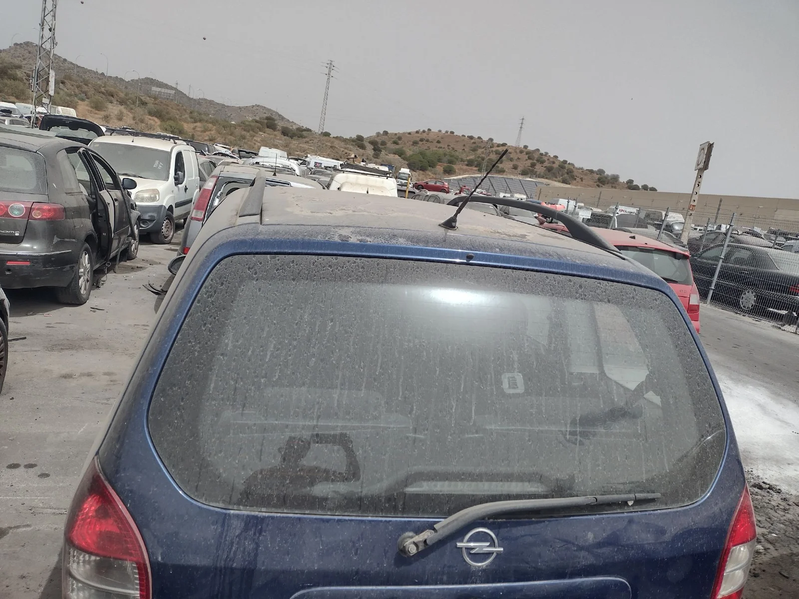 Foto de LUZ CENTRAL DE FRENO OPEL ZAFIRA A 2.0 DTI (101 CV / 74 KW) referencia 9104483