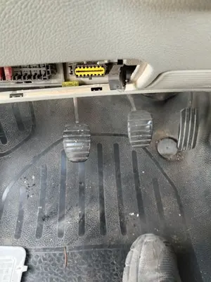 Foto de PEDAL FRENO RENAULT KANGOO I (F/KC0) 1.9 dCi Diesel CAT (84 CV / 62 KW)