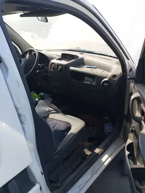 Foto de GOMAS CONTORNO PUERTA CITROEN BERLINGO 1.9 Diesel (69 CV / 51 KW)