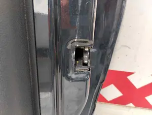 Foto de CERRADURA PUERTA DELANTERA DERECHA PEUGEOT 206 + 1.1  (60 CV / 44 KW)