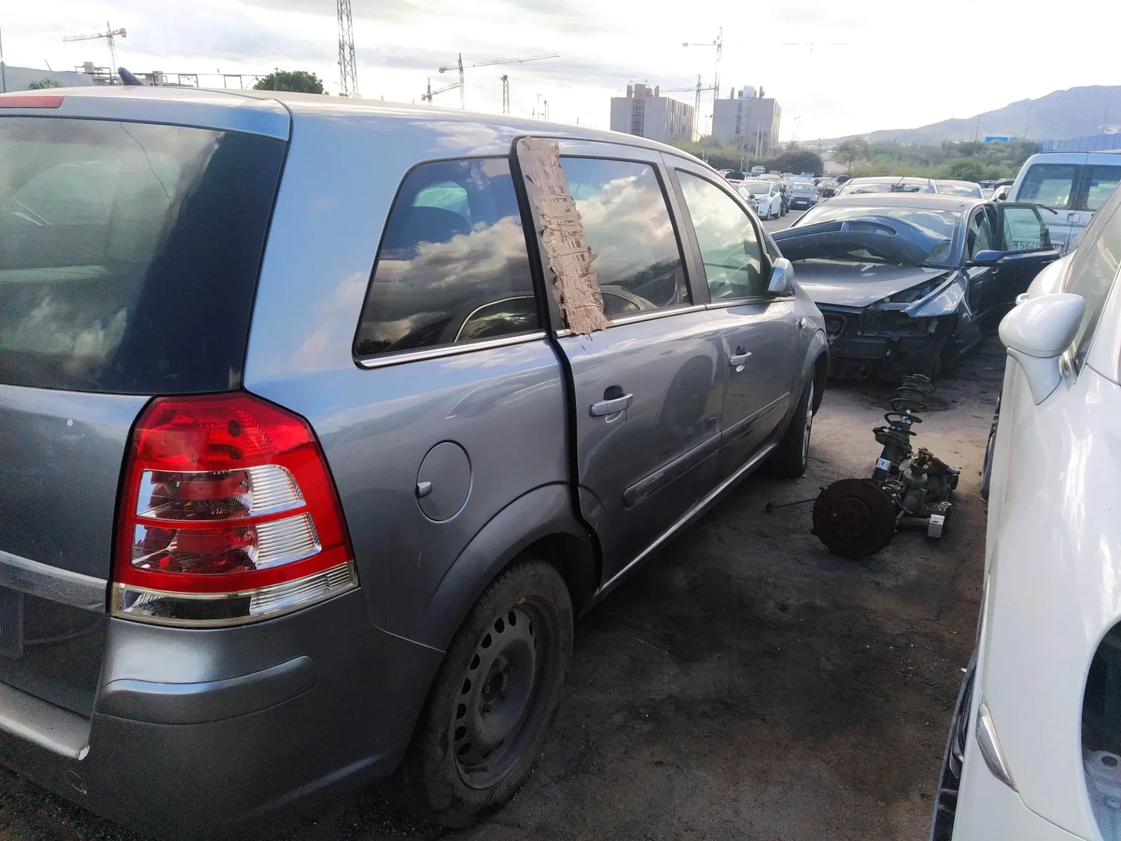 Foto de PASO RUEDA TRASERO DERECHO OPEL ZAFIRA B 1.7 16V CDTI (110 CV / 81 KW) referencia 13129638